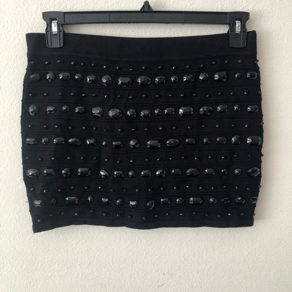 BLACK EMBELLISHED MINI SKIRT.SUZE LARGE - Picture 4 of 8